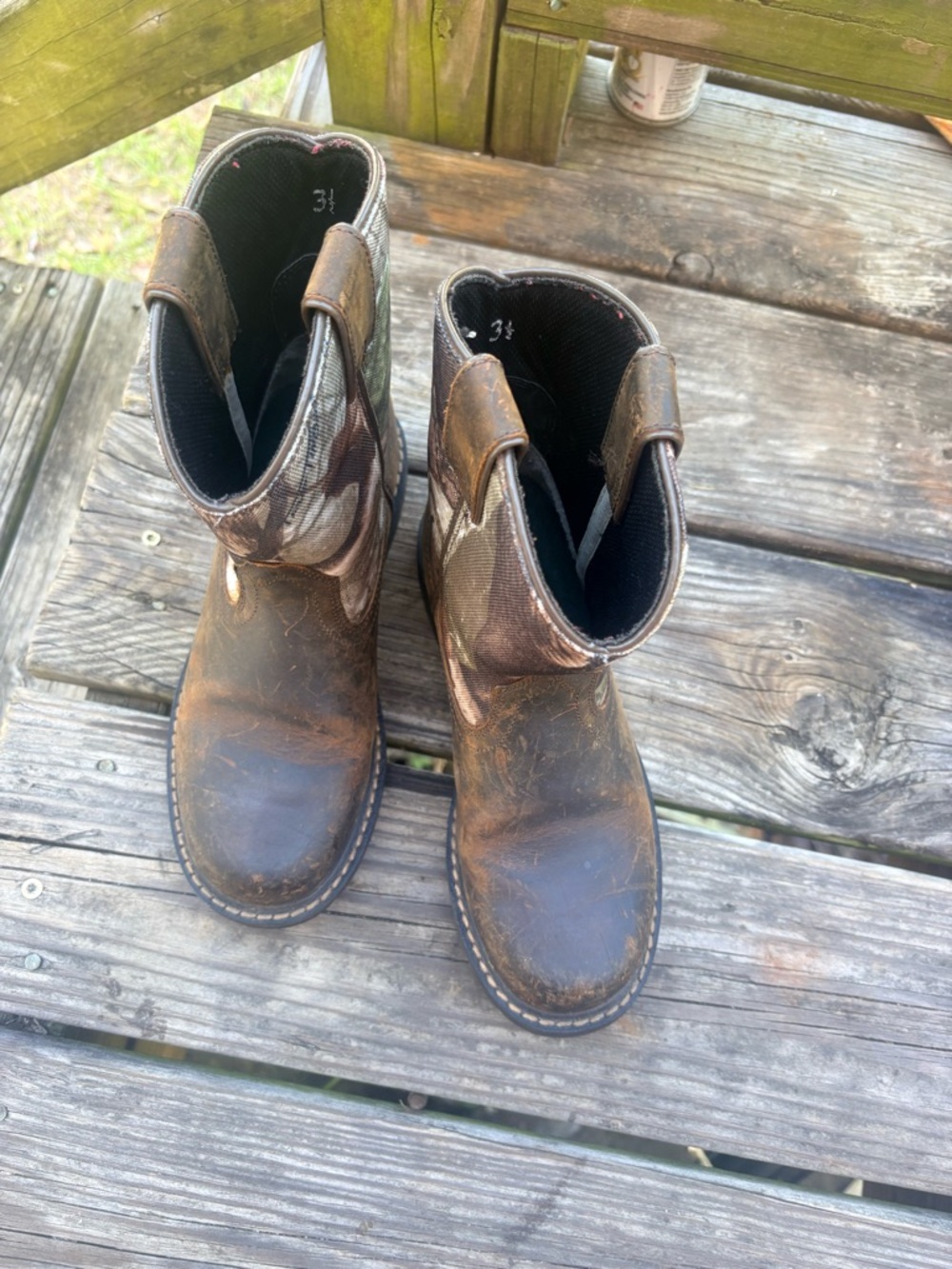 ARIAT Brown Leather Cowboy Boots with Camo Shaft